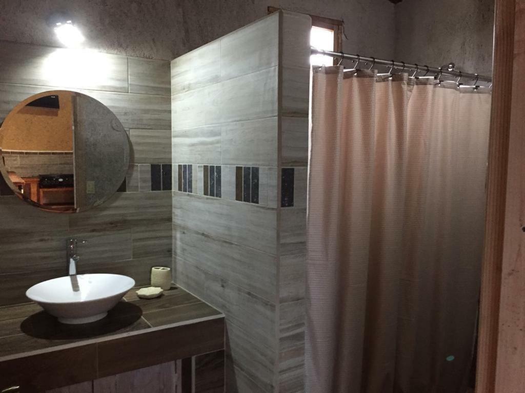 Guest House Nativo - Charming, Cozy & Affordable Вале де Гуадалупе Екстериор снимка