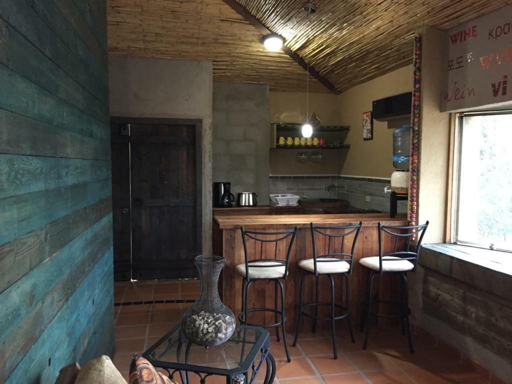 Guest House Nativo - Charming, Cozy & Affordable Вале де Гуадалупе Екстериор снимка